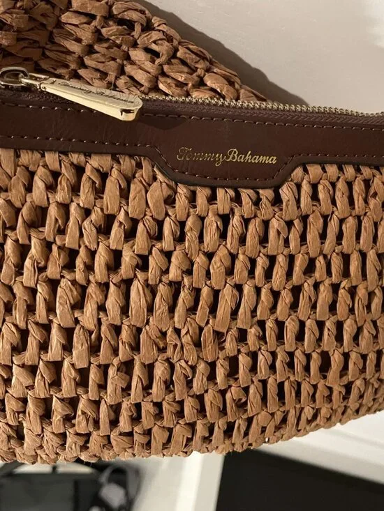 Tommy Bahama Mama Tote with interior pouch - Brand New with tags! - Retail $118 - Picture 5 of 7